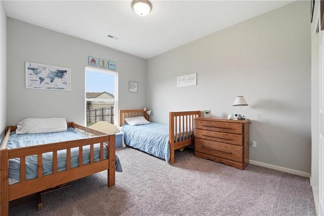 12322 N Pomona Avenue, Kansas City, MO 64163