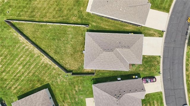 12322 N Pomona Avenue, Kansas City, MO 64163