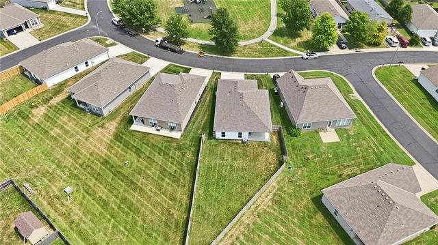 12322 N Pomona Avenue, Kansas City, MO 64163