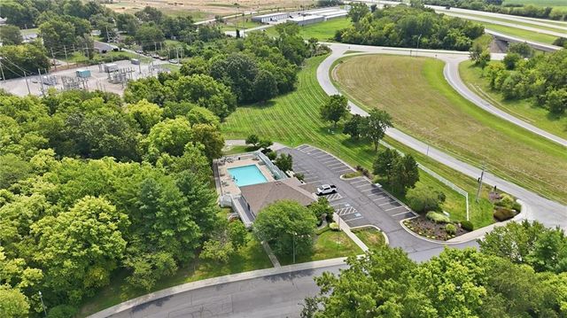 12322 N Pomona Avenue, Kansas City, MO 64163