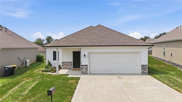 12322 N Pomona Avenue, Kansas City, MO 64163