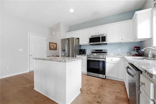 12322 N Pomona Avenue, Kansas City, MO 64163