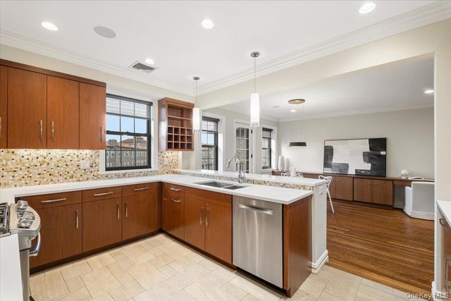 14 N Chatsworth Avenue 7H, Larchmont, NY 10538