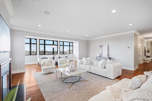 14 N Chatsworth Avenue 7H, Larchmont, NY 10538