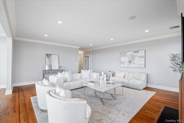 14 N Chatsworth Avenue 7H, Larchmont, NY 10538