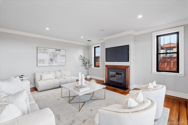 14 N Chatsworth Avenue 7H, Larchmont, NY 10538