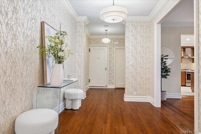 14 N Chatsworth Avenue 7H, Larchmont, NY 10538