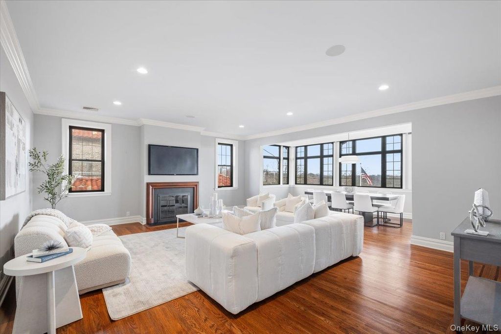 14 N Chatsworth Avenue 7H, Larchmont, NY 10538