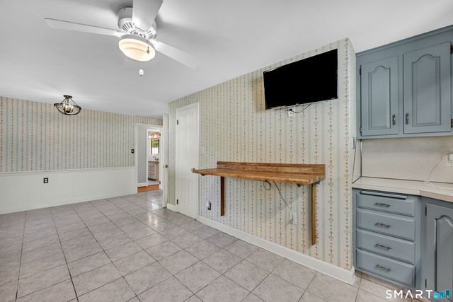161 Red Stone Hill, Plainville, CT 06062