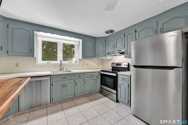 161 Red Stone Hill, Plainville, CT 06062