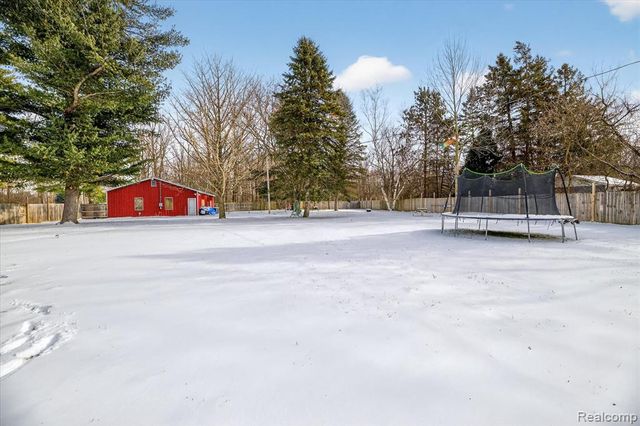 1161 S Dye Road, Flint, MI 48532