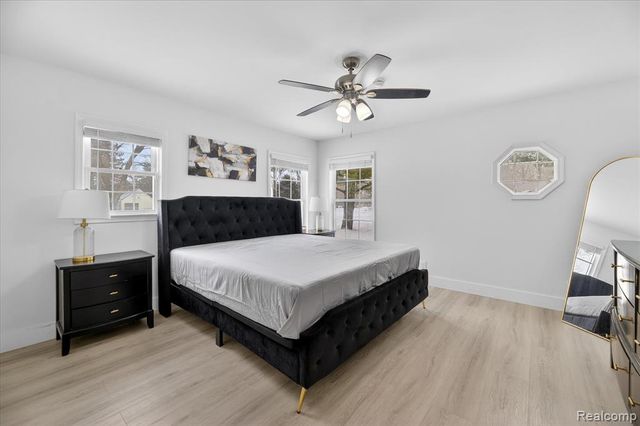 1161 S Dye Road, Flint, MI 48532