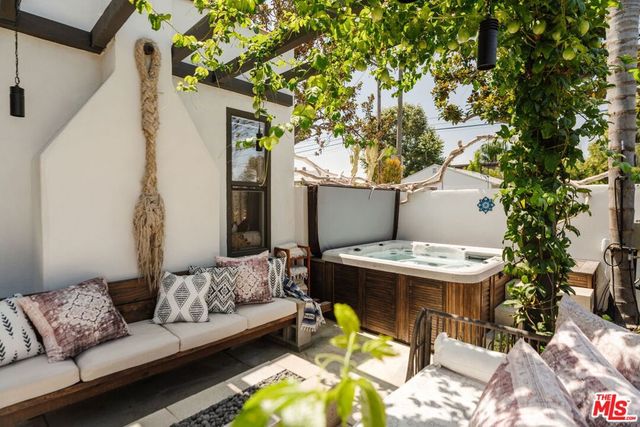 1622 Glyndon Avenue, Venice, CA 90291