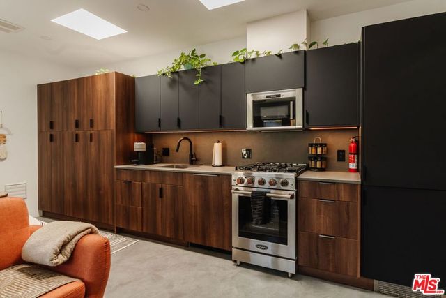 1622 Glyndon Avenue, Venice, CA 90291