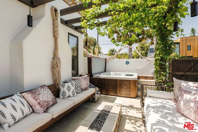 1622 Glyndon Avenue, Venice, CA 90291