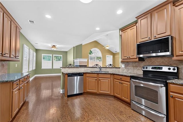 2708 Grapevine Circle 2004, Cumming, GA 30041