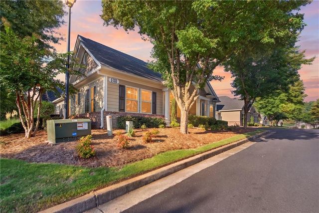 2708 Grapevine Circle 2004, Cumming, GA 30041