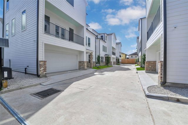 209 Edgewood Street A, Houston, TX 77011