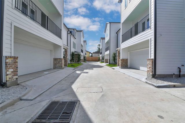 209 Edgewood Street A, Houston, TX 77011