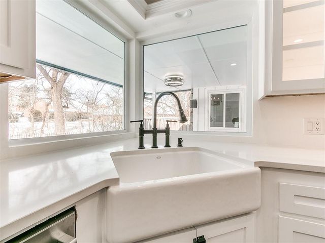 1601 Hazelhurst, Edmond, OK 73013