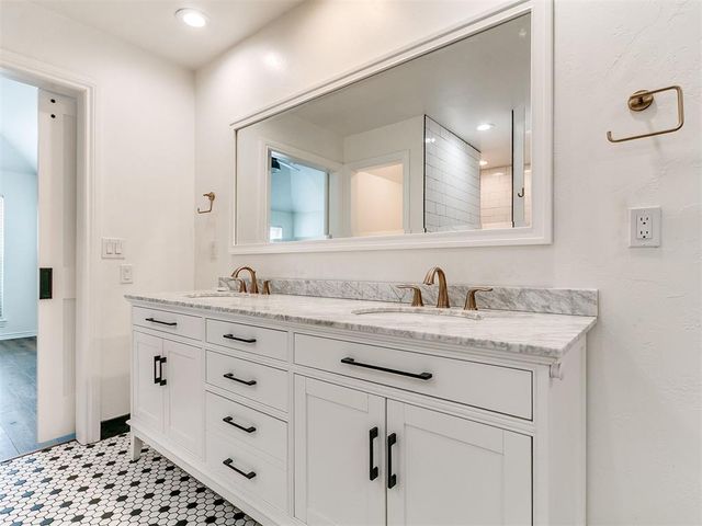 1601 Hazelhurst, Edmond, OK 73013