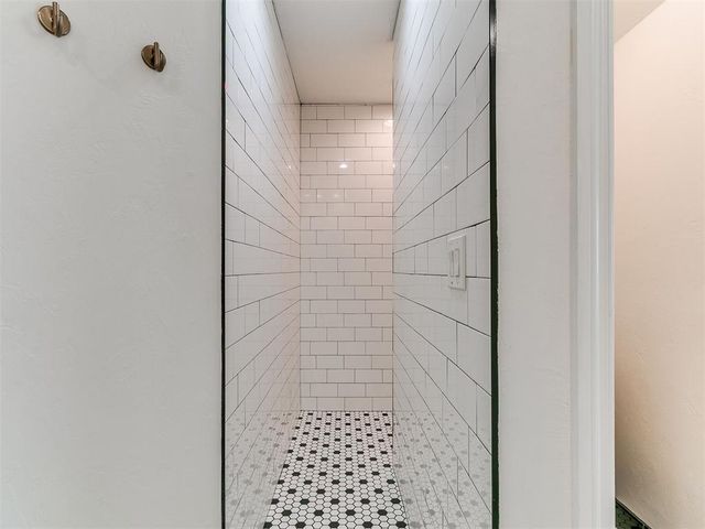 1601 Hazelhurst, Edmond, OK 73013