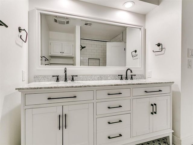 1601 Hazelhurst, Edmond, OK 73013