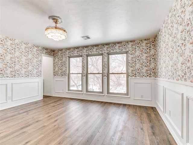 1601 Hazelhurst, Edmond, OK 73013