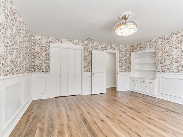 1601 Hazelhurst, Edmond, OK 73013