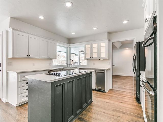 1601 Hazelhurst, Edmond, OK 73013