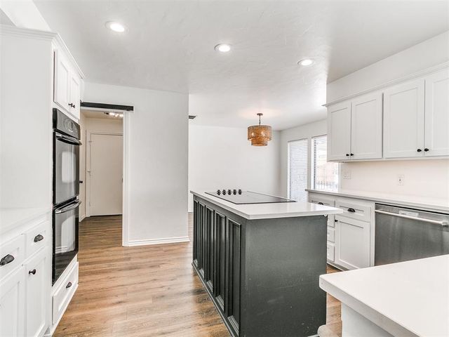 1601 Hazelhurst, Edmond, OK 73013