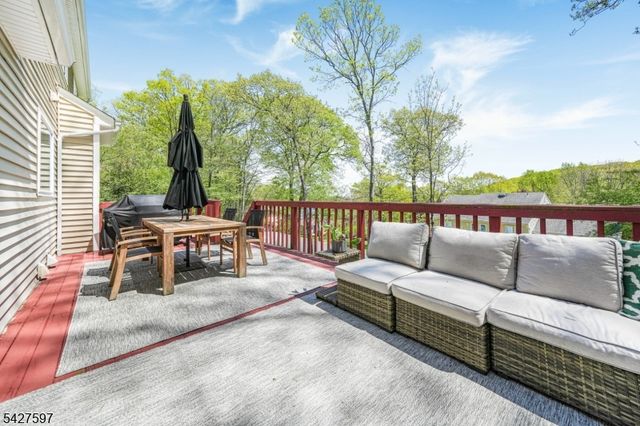 32 Bonnell Ln, Randolph Twp., NJ 07869