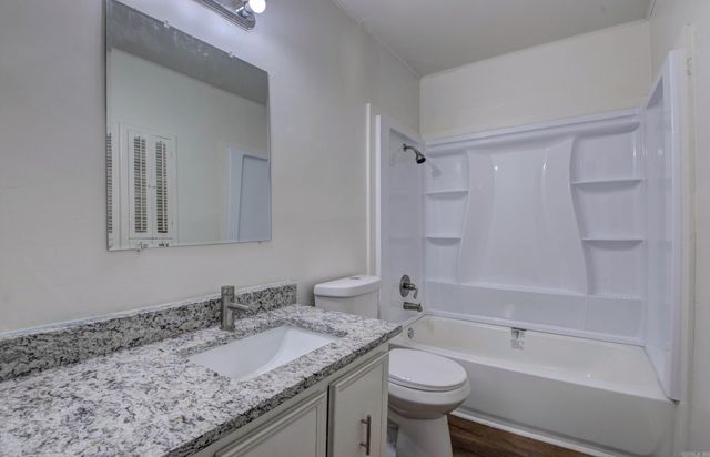 4600 Lynn Lane, Little Flock, AR 72118