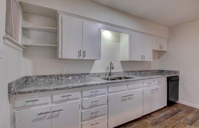 4600 Lynn Lane, Little Flock, AR 72118