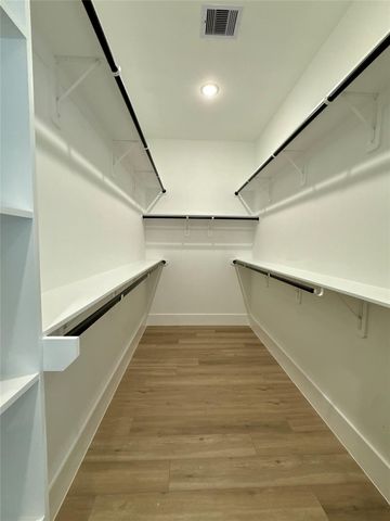 1208 Quarter Horse Trail, Angleton, TX 77515