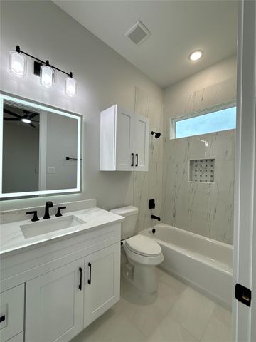 1208 Quarter Horse Trail, Angleton, TX 77515