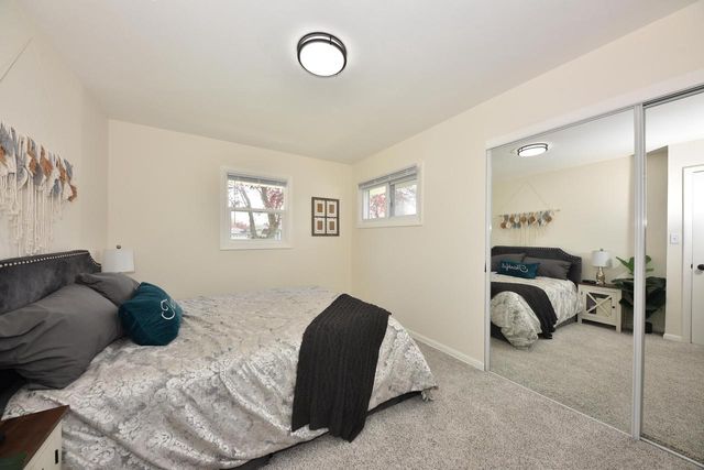 8000 W Van Beck AVENUE, Milwaukee, WI 53220