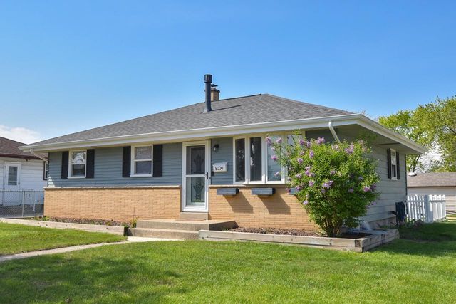 8000 W Van Beck AVENUE, Milwaukee, WI 53220