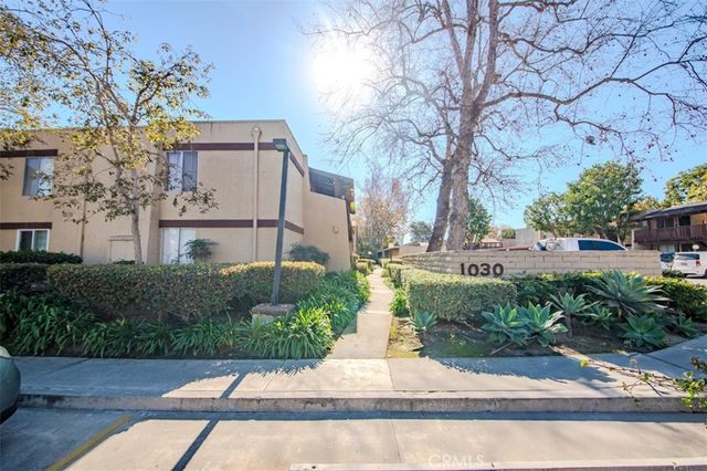 1030 W Macarthur 23, Santa Ana, CA 92707