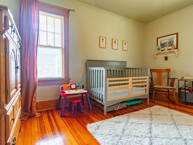 2440 Arlington Avenue, Davenport, IA 52803