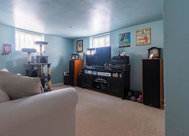 2440 Arlington Avenue, Davenport, IA 52803