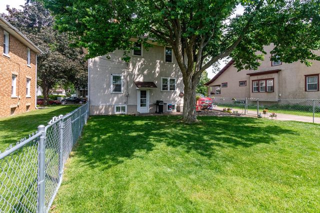 2440 Arlington Avenue, Davenport, IA 52803
