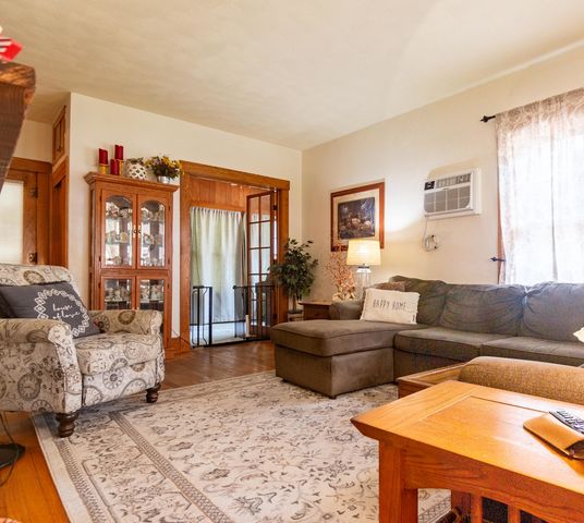 2440 Arlington Avenue, Davenport, IA 52803