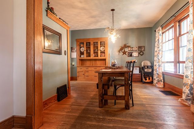 2440 Arlington Avenue, Davenport, IA 52803