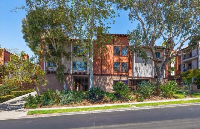 2950 Broadway 16, San Diego, CA 92102