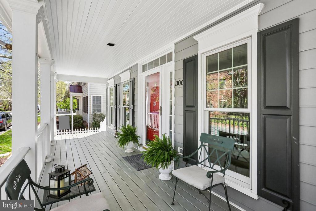 Image 2 of property listing at 306 BECKWITH ST, Gaithersburg, MD 20878