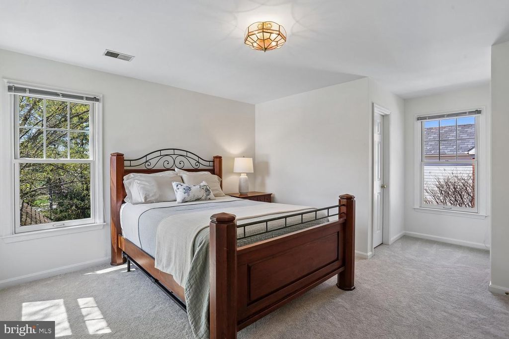 Image 35 of property listing at 306 BECKWITH ST, Gaithersburg, MD 20878