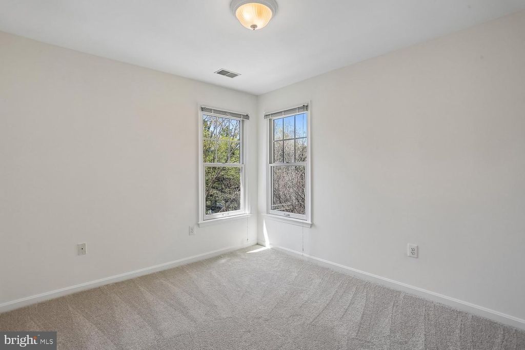 Image 40 of property listing at 306 BECKWITH ST, Gaithersburg, MD 20878