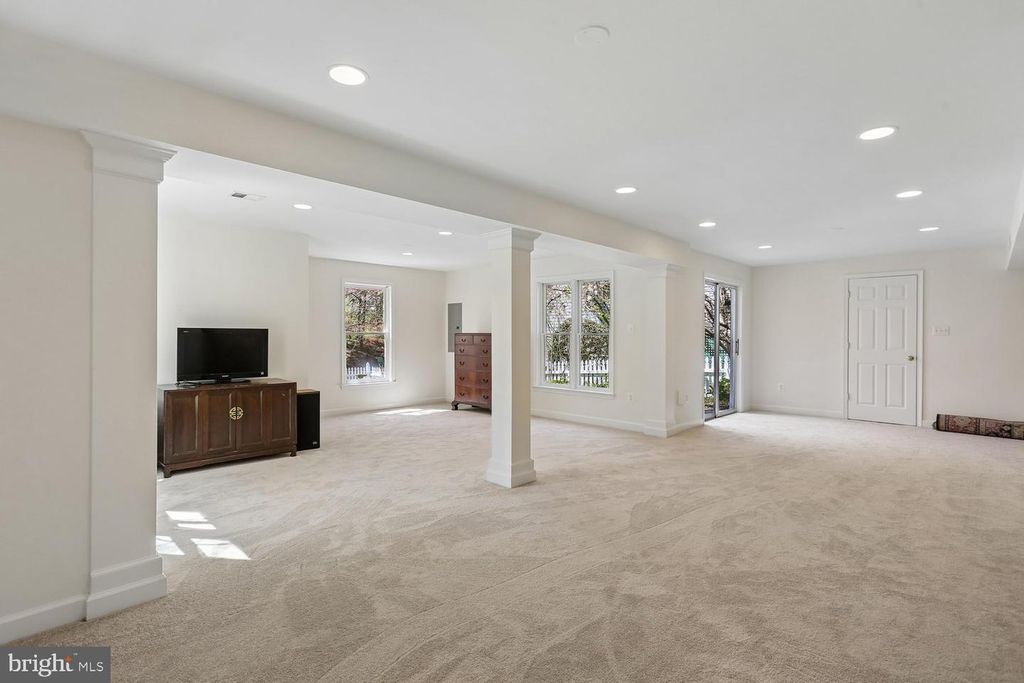 Image 44 of property listing at 306 BECKWITH ST, Gaithersburg, MD 20878