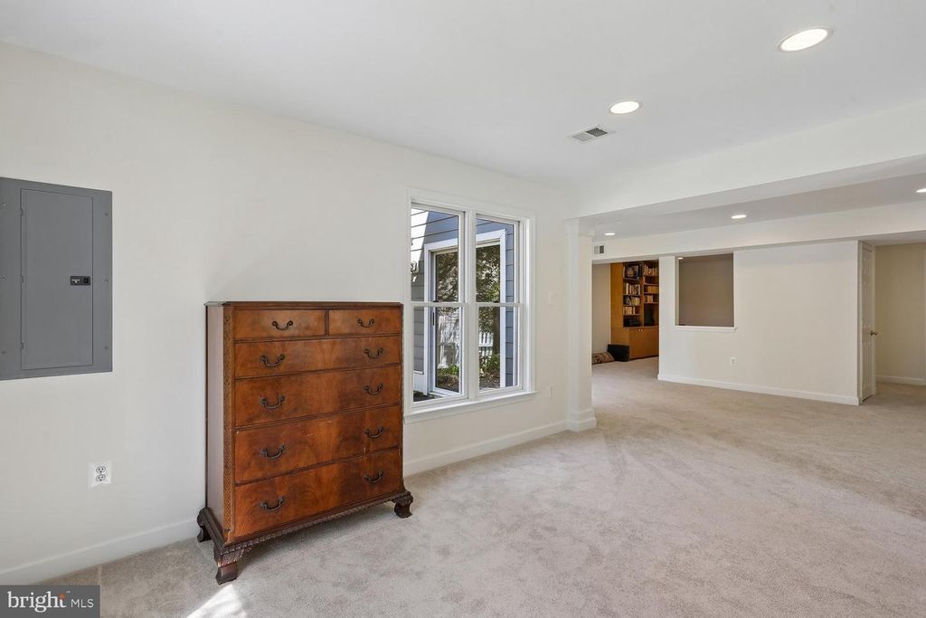 Image 46 of property listing at 306 BECKWITH ST, Gaithersburg, MD 20878